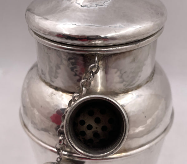 Shreve & Co. Sterling Silver Hammered Cocktail Shaker in Arts & Crafts Style from Early 20th Century