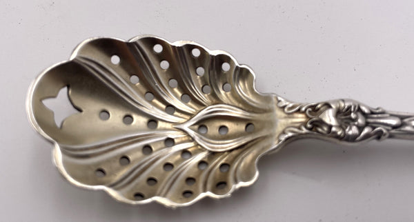 Whiting Sterling Silver Pierced Pea Server in Lily Pattern